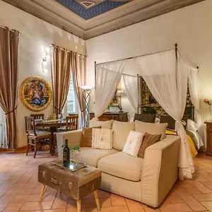 Dante States Apartment Florenz